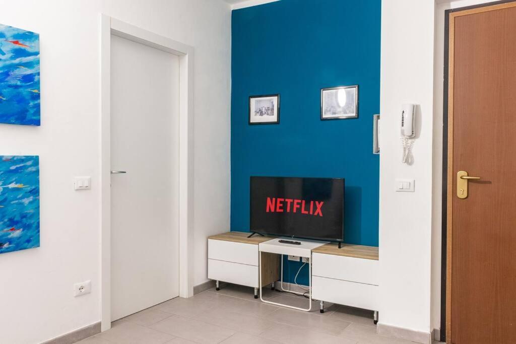 Staurenghi Blue Apartment Varese Bagian luar foto