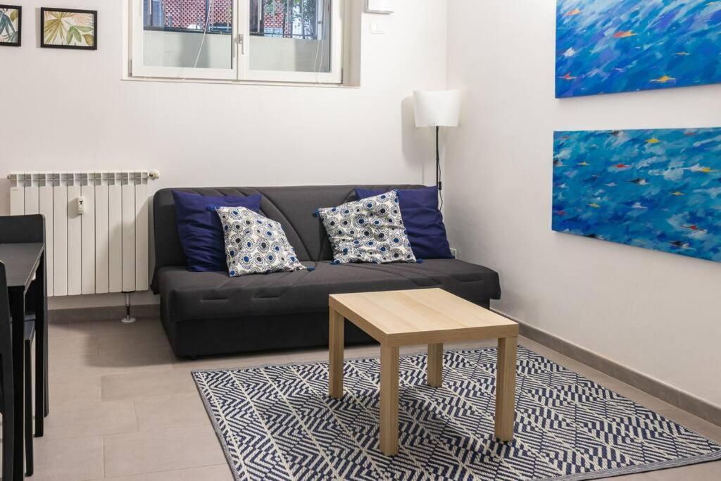Staurenghi Blue Apartment Varese Bagian luar foto